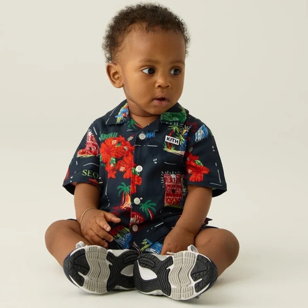 KITH Baby 9-12mo shorts and shirt tropical souvenir stamp print Thompson camp